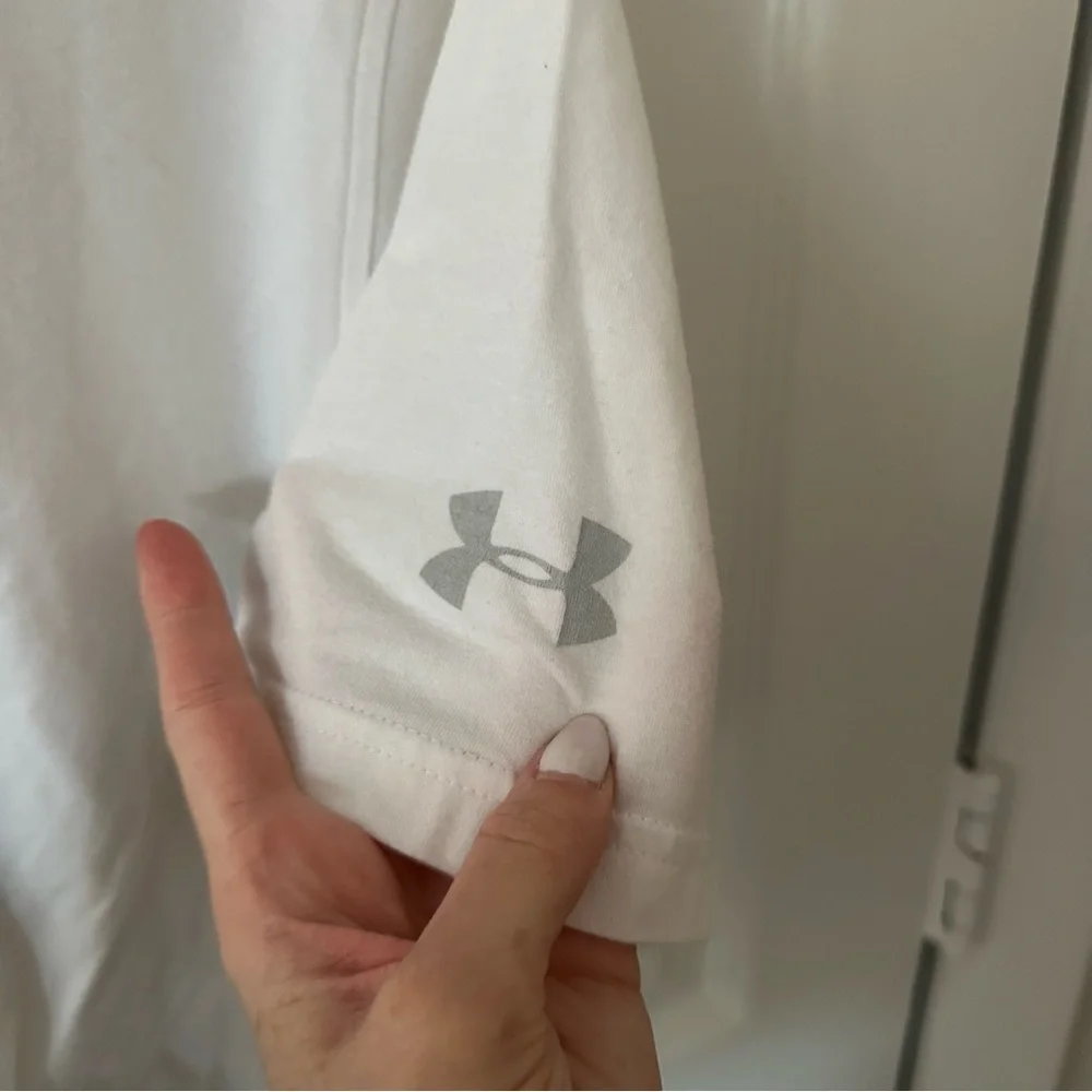 White Under Armour T-Shirt - Picture 6 of 7